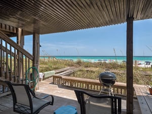 Beach Level Deck with Charcoal Grill