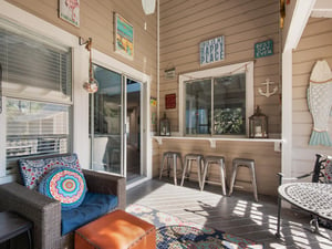 Pass thru window from Kitchen to Screened Porch