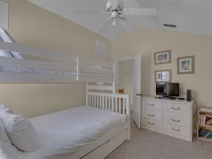 Double Bunk with twin Bunk in Second Bedroom