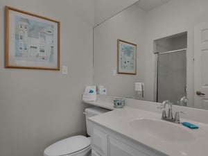 En Suite Bath in Guest King Bedroom