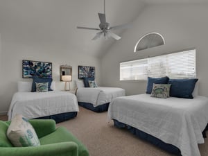 Loft Bedroom with 3 Queen Beds