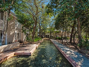 Hidden Dunes Cottage Serene Water Features