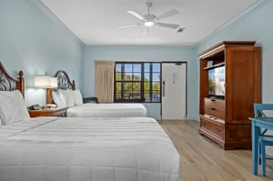 Spacious queen beds room