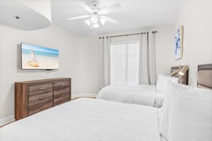 Guest Bedroom with 2 Double Beds