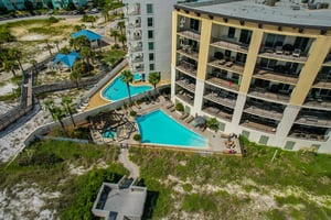 Complex pool, hot tub and beach access