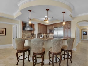 Kitchen with Breakfast bar seating