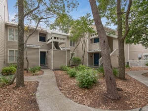 Walkway to HDC215