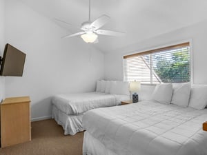 2 Queen Beds in Loft Bedroom