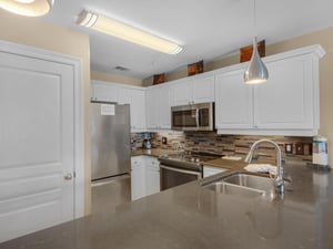 Fully Equipped Kitchen with Stainless Steel Appliances