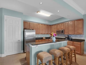 Kitchen with Breakfast Bar Seating