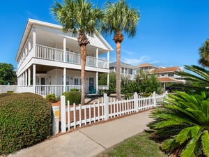 Sunkissed Cottage in Crystal Beach