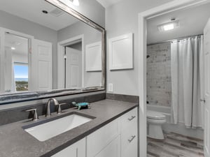 Bath in Front Guest Bedroom