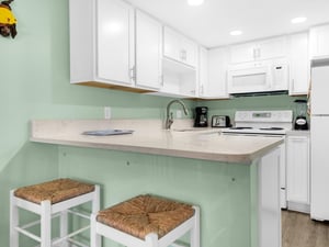 Kitchen with breakfast bar seating