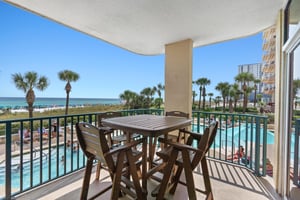 Balcony Dining