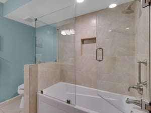 Guest Bath with Shower Tub Combo