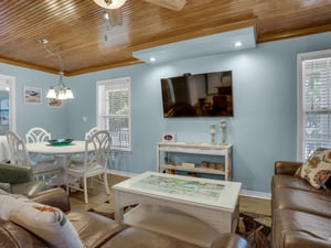 Charming Livingroom with Flat Screen TV