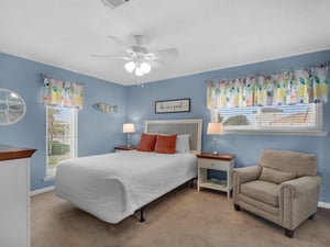 Guest Bedroom on 2nd Floor with Queen Bed