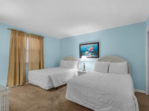 Guest Bedroom with 2 Double Beds