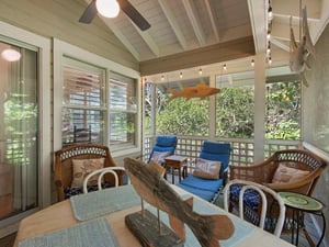 Outside Dining on Screen Porch