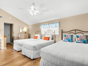 Loft Bedroom with Queen and 2 Twin Beds