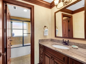 Ensuite Bathroom in Guest Bedroom 3