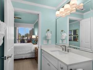 Guest Bathroom attached to Gust Bedroom