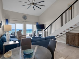 Open living area with Gulf View