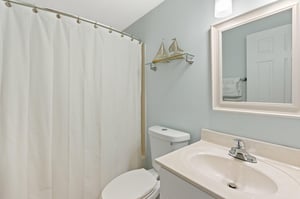 Bathroom 2 with Tub and Shower Combo