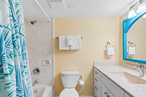 Guest Bathroom with Tub