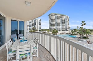 Balcony Dining