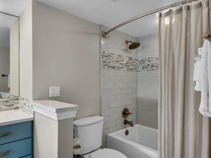 Full Guest Bathroom