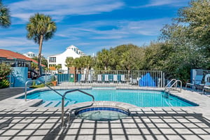 2nd level of the 2 tier pool deck with a Hot Tub