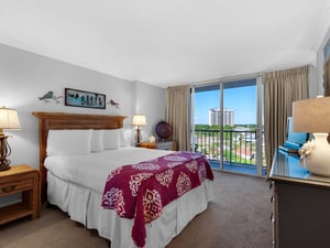 Guest Bedroom with Queen Bed