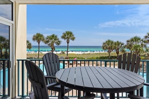 Balcony Dining