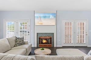 Living Room with Two Accesses to Front Porch