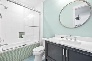 Bunk Room Bathroom with Tub