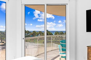 King Suite 2 Balcony Access