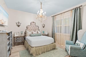 Bedroom 3 with Queen Bed