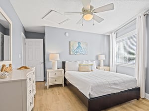 Bedroom 2 with Queen Bed