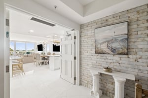 Entryway from the SemiPrivate Elevator