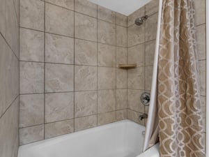 Shower Tub Combo in Bathroom 2