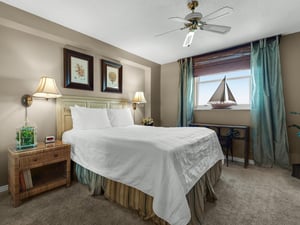 Bedroom 3 with Queen Bed