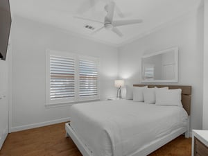 Bedroom 3 with Queen Bed