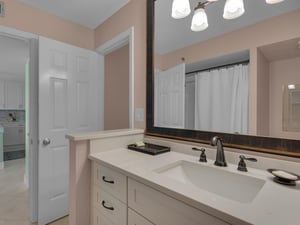 Bathroom 2 with Tub Shower Combo