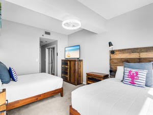 Bedroom 4 with Smart TV