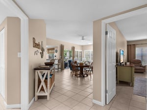 Entryway to Cottage 220