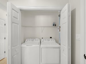 Full Size Washer and Dryer In Unit