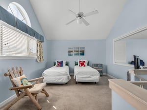 Bedroom 4 With 2 Twin Beds