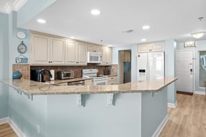 Kitchen with Bar