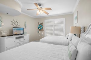 Bedroom 3 with 2 Queen Beds and Flat Screen TV